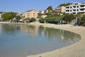 Remarkable 1-bed Apartment in Marina