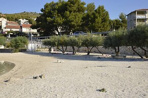 Remarkable 1-bed Apartment in Marina