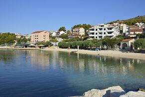 Remarkable 1-bed Apartment in Marina