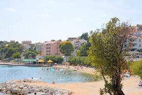 Remarkable 1-bed Apartment in Marina