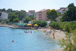 Remarkable 1-bed Apartment in Marina