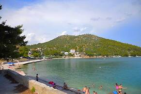 Remarkable 1-bed Apartment in Marina