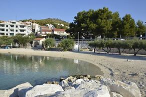 Remarkable 1-bed Apartment in Marina