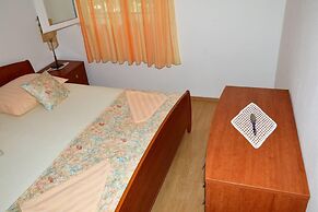 Remarkable 1-bed Apartment in Marina