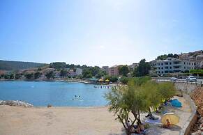 Remarkable 1-bed Apartment in Marina