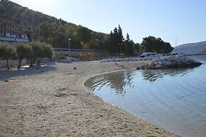 Remarkable 1-bed Apartment in Marina