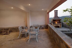 Spacious House with great view in Corfu