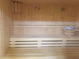 Cozy Pool Level 1-bed Apartment