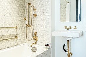 Hotel Per La, Autograph Collection