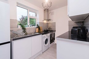 Michaelmas, Coventry - 2 Bed House Apartment