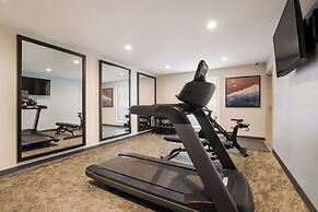 Everhome Suites Corona