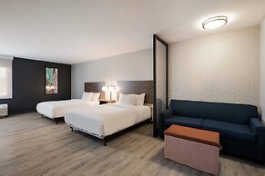 Everhome Suites Corona