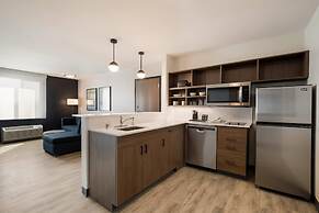 Everhome Suites Corona