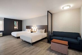 Everhome Suites Corona