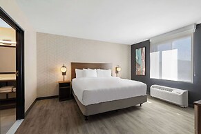 Everhome Suites Corona