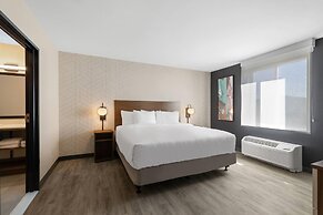 Everhome Suites Corona