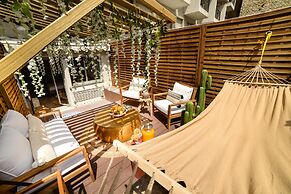 The Majestic Garden Suite