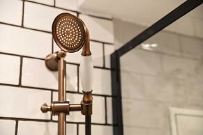 The Majestic Garden Suite