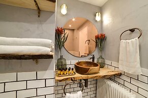 The Majestic Garden Suite