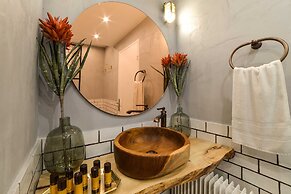 The Majestic Garden Suite