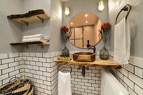 The Majestic Garden Suite