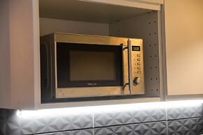 The Majestic Garden Suite