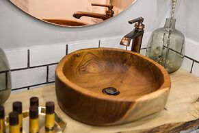 The Majestic Garden Suite