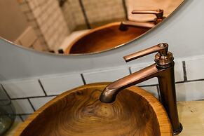 The Majestic Garden Suite