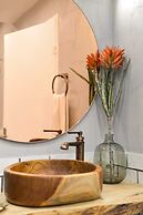 The Majestic Garden Suite