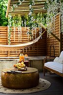 The Majestic Garden Suite