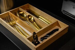 The Majestic Garden Suite