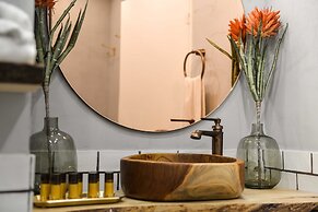 The Majestic Garden Suite