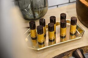 The Majestic Garden Suite