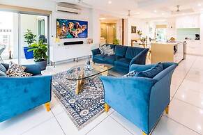 Signatures on Woods -Sky Tower