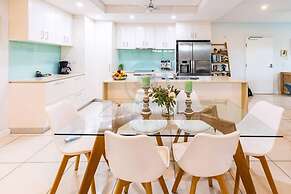 Signatures on Woods -Sky Tower