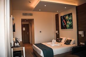 Gaia Sun N Blue Hotel