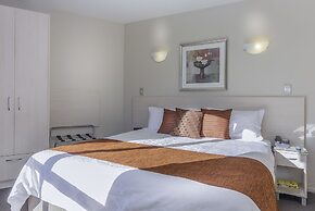 166 Majestic Court Motel