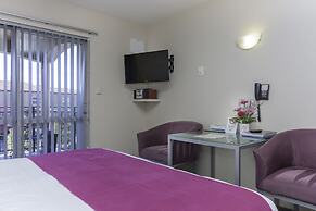 166 Majestic Court Motel