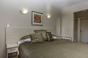 166 Majestic Court Motel