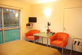 166 Majestic Court Motel