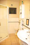 166 Majestic Court Motel