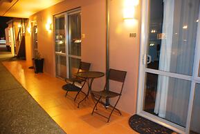 166 Majestic Court Motel