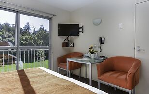 166 Majestic Court Motel