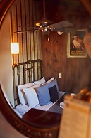 Crew's Quarters Boarding House Caters to Men