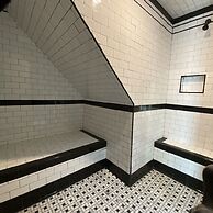 Crew's Quarters Boarding House Caters to Men