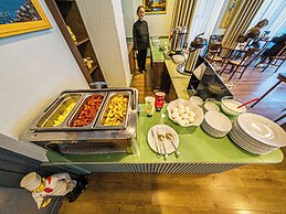 Triana Hotel