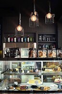 Oaks Gladstone Grand Hotel