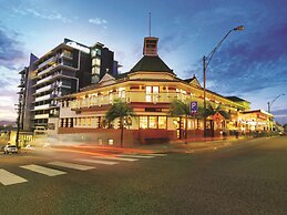 Oaks Gladstone Grand Hotel