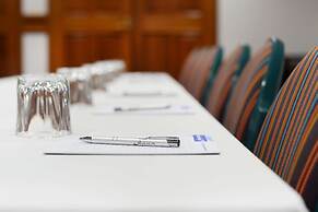 Oaks Gladstone Grand Hotel