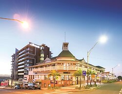 Oaks Gladstone Grand Hotel